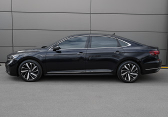 Подержанный автомобиль Volkswagen Passat Sedan 2021 года (8 фото)