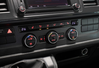 Подержанный автомобиль Volkswagen Caravelle 2017 года (19 фото)