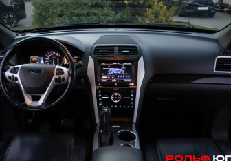 Подержанный автомобиль Ford Explorer 2013 года (11 фото)
