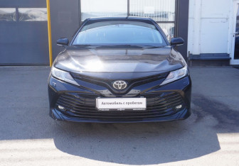 Подержанный автомобиль Toyota Camry Sedan 2019 года (2 фото)