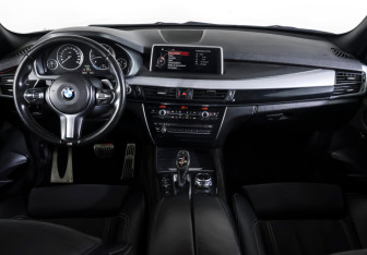 Подержанный автомобиль BMW X5 2014 года (13 фото)