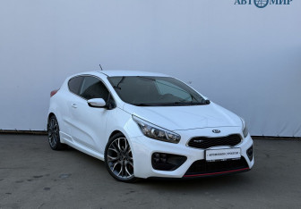 Подержанный автомобиль Kia Ceed GT 2015 года (3 фото)