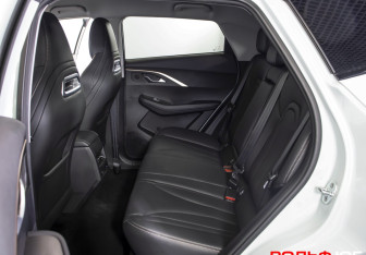 Подержанный автомобиль Omoda C5 2024 года (10 фото)