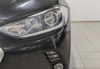 Подержанный автомобиль Hyundai Elantra Sedan 2017 года (16 фото)