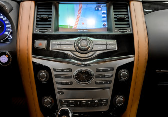 Подержанный автомобиль Infiniti QX80 2019 года (16 фото)