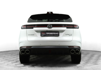 Подержанный автомобиль Changan UNI-K 2024 года (6 фото)