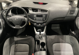 Подержанный автомобиль Kia Ceed Wagon 2012 года (10 фото)