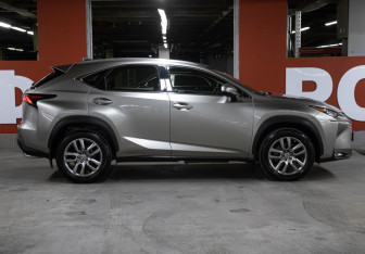 Подержанный автомобиль Lexus NX 2016 года (4 фото)