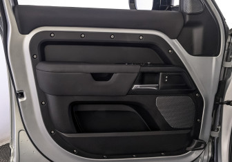 Подержанный автомобиль Land Rover Defender Suv 2021 года (19 фото)