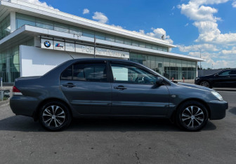 Подержанный автомобиль Mitsubishi Lancer Sedan 2007 года (4 фото)