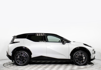 Подержанный автомобиль Zeekr X 2023 года (4 фото)