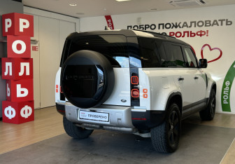 Подержанный автомобиль Land Rover Defender Suv 2021 года (4 фото)