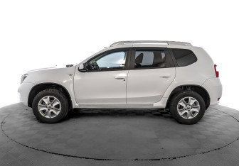 Подержанный автомобиль Nissan Terrano 2020 года (8 фото)