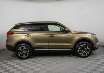 Подержанный автомобиль Geely Atlas 2018 года (4 фото)