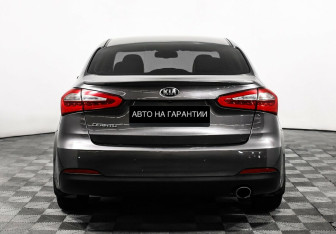 Подержанный автомобиль Kia Cerato Sedan 2015 года (6 фото)