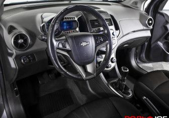 Подержанный автомобиль Chevrolet Aveo Sedan 2012 года (9 фото)