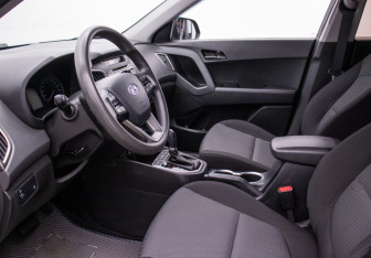 Подержанный автомобиль Hyundai Creta 2019 года (10 фото)