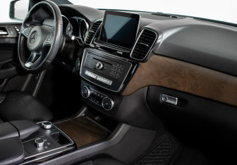 Подержанный автомобиль Mercedes-Benz GLE 2016 года (10 фото)