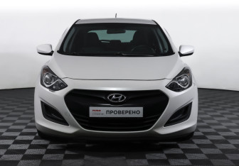 Подержанный автомобиль Hyundai i30 Hatchback 2013 года (2 фото)