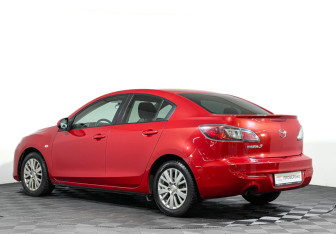 Подержанный автомобиль Mazda 3 Sedan 2012 года (7 фото)