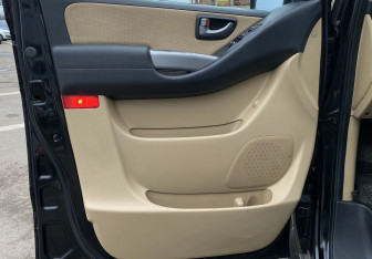 Подержанный автомобиль Hyundai H-1 2016 года (11 фото)