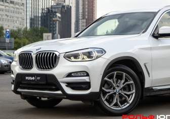 Подержанный автомобиль BMW X3 2018 года (17 фото)