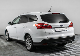 Подержанный автомобиль Ford Focus Wagon 2018 года (7 фото)