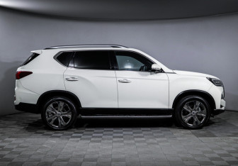 Подержанный автомобиль SsangYong Rexton 2022 года (4 фото)