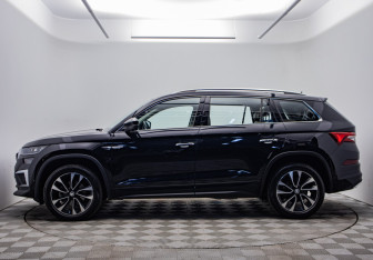 Подержанный автомобиль Skoda Kodiaq 2023 года (8 фото)