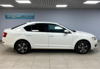 Подержанный автомобиль Skoda Octavia Liftback 2017 года (4 фото)