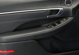 Подержанный автомобиль Hyundai Sonata 2021 года (24 фото)