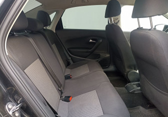 Подержанный автомобиль Volkswagen Polo Sedan 2014 года (11 фото)