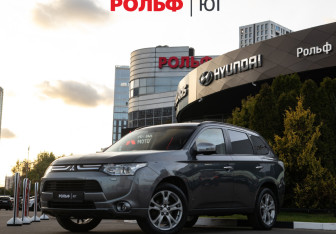 Подержанный автомобиль Mitsubishi Outlander 2012 года (1 фото)