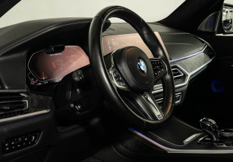 Подержанный автомобиль BMW X7 2020 года (12 фото)