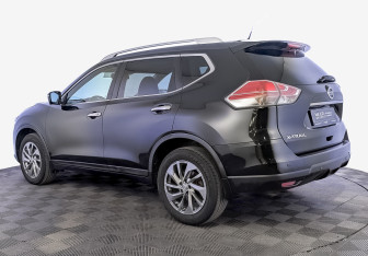 Подержанный автомобиль Nissan X-Trail 2016 года (7 фото)