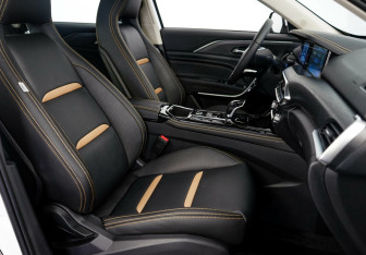 Подержанный автомобиль FAW Bestune T77 2022 года (8 фото)