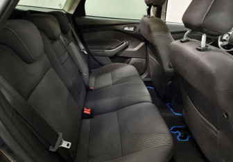 Подержанный автомобиль Ford Focus Wagon 2012 года (13 фото)