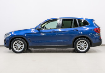 Подержанный автомобиль BMW X3 2019 года (8 фото)