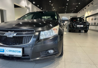 Подержанный автомобиль Chevrolet Cruze Sedan 2012 года (8 фото)