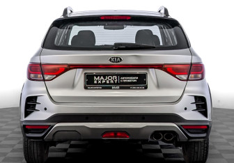 Подержанный автомобиль Kia Rio Hatchback 2021 года (6 фото)