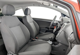 Подержанный автомобиль Opel Corsa 2011 года (23 фото)