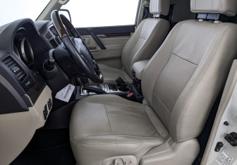 Подержанный автомобиль Mitsubishi Pajero 2019 года (20 фото)