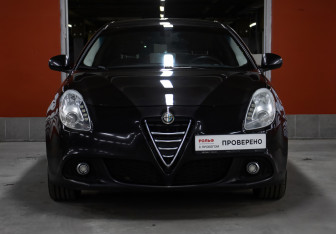 Подержанный автомобиль Alfa Romeo Giulietta Hatchback 2014 года (2 фото)