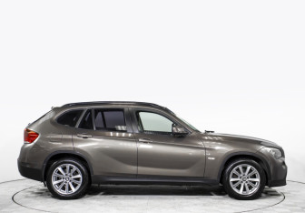 Подержанный автомобиль BMW X1 2012 года (4 фото)