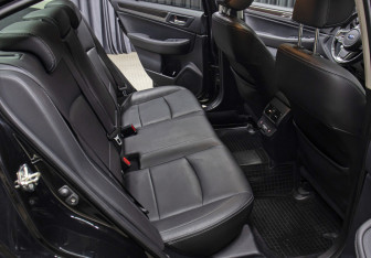 Подержанный автомобиль Subaru Legacy Sedan 2018 года (11 фото)