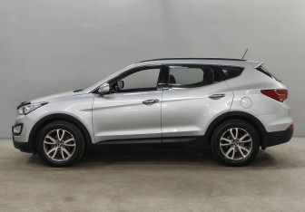 Подержанный автомобиль Hyundai Santa Fe 2013 года (8 фото)