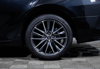Подержанный автомобиль Toyota Camry Sedan 2023 года (15 фото)