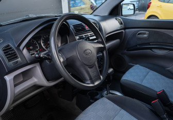 Подержанный автомобиль Kia Picanto 2007 года (12 фото)