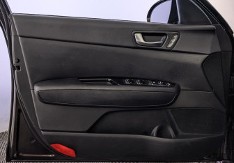 Подержанный автомобиль Kia Optima Sedan 2017 года (19 фото)