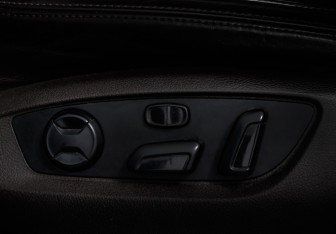 Подержанный автомобиль Volkswagen Touareg 2012 года (17 фото)